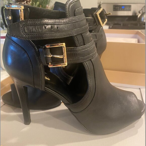 Michael Kors Blaze Open Toe Bootie Black Leather Sz 9.5 - Picture 3 of 6